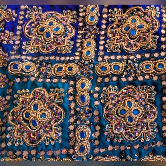 Gorgeous M Pre-Stitched Blue Ombre Saree with Gold and Blue Embroidery - Picture 9 of 9